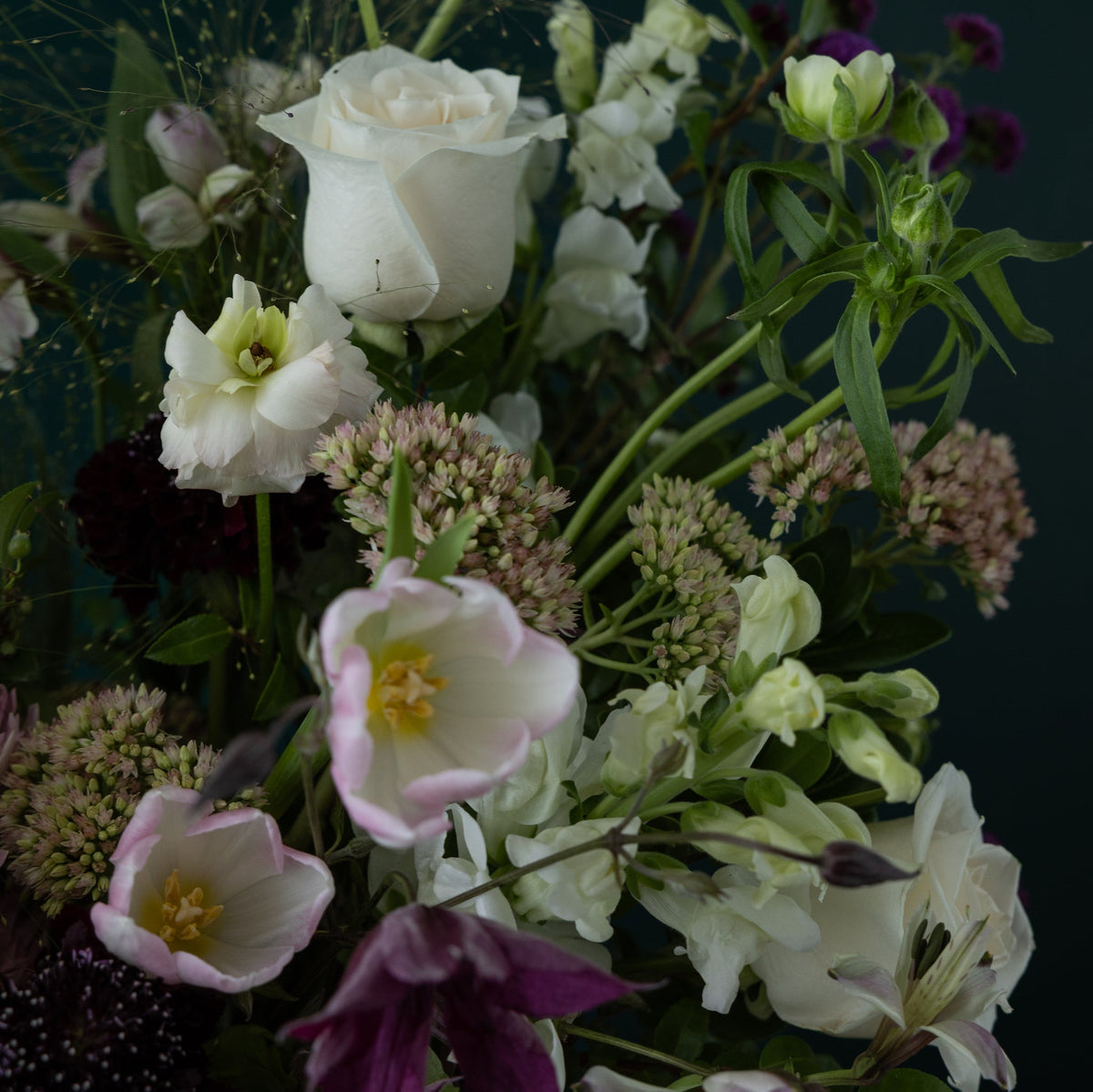 The Adore Centerpiece